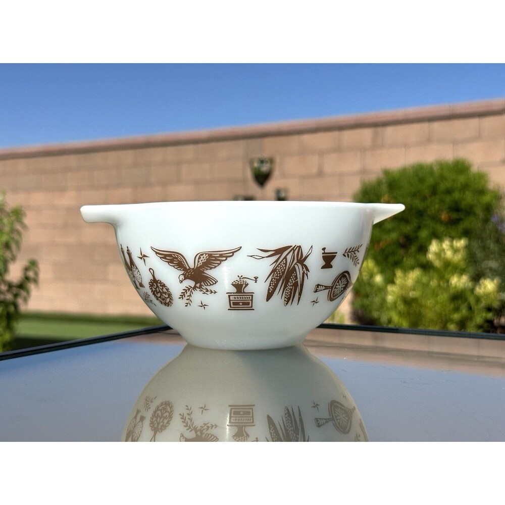 Vintage Pyrex Mixing Bowl #441 Early American Cinderella 1-1/2 PT White Brown